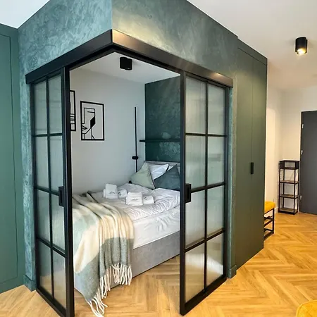 דירה Obroncow Pokoju 11