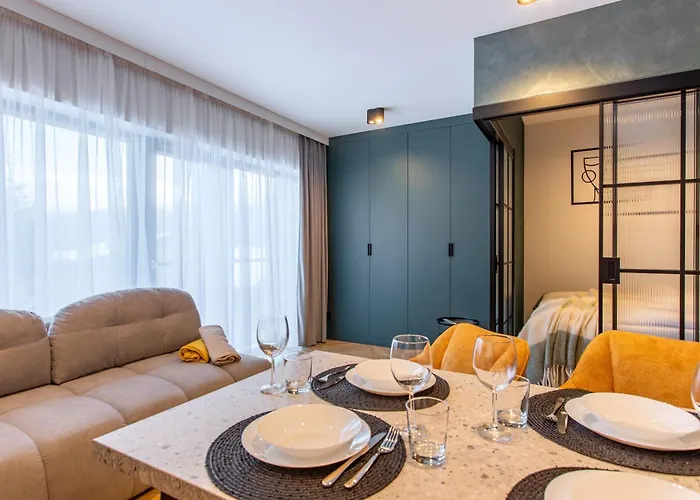 Obroncow Pokoju 11 * שצ'קלארסקה פוראובה