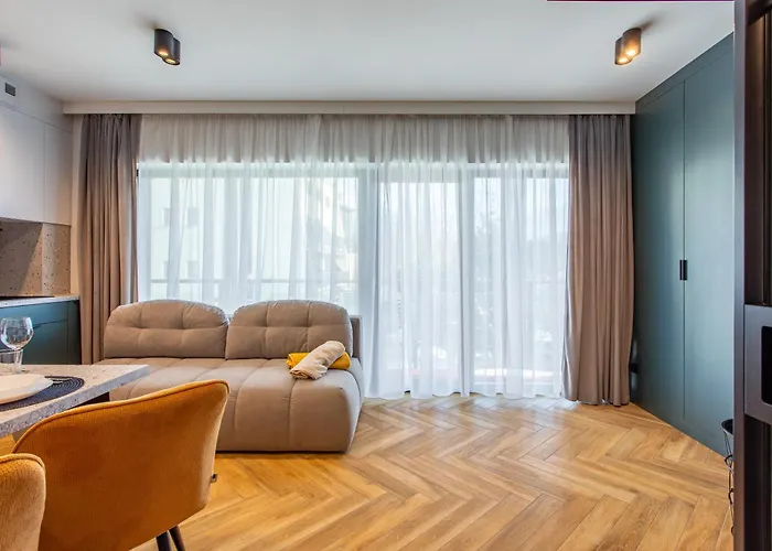 Obroncow Pokoju 11 *